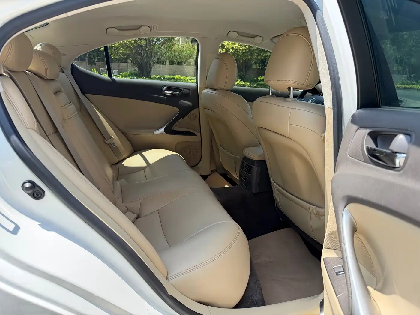 Lexus IS 2009 300 фото 8