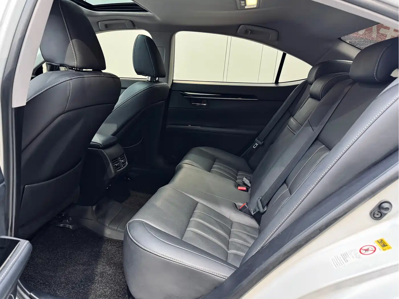 Lexus ES 2015 200 Elite Edition фото 10
