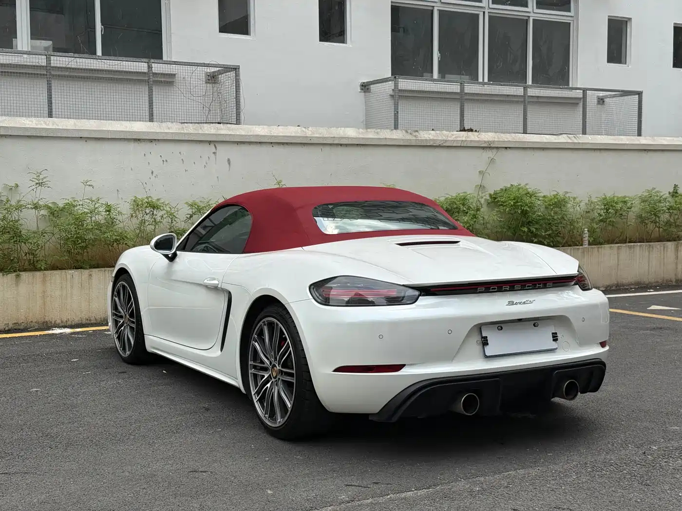 PORSCHE 718