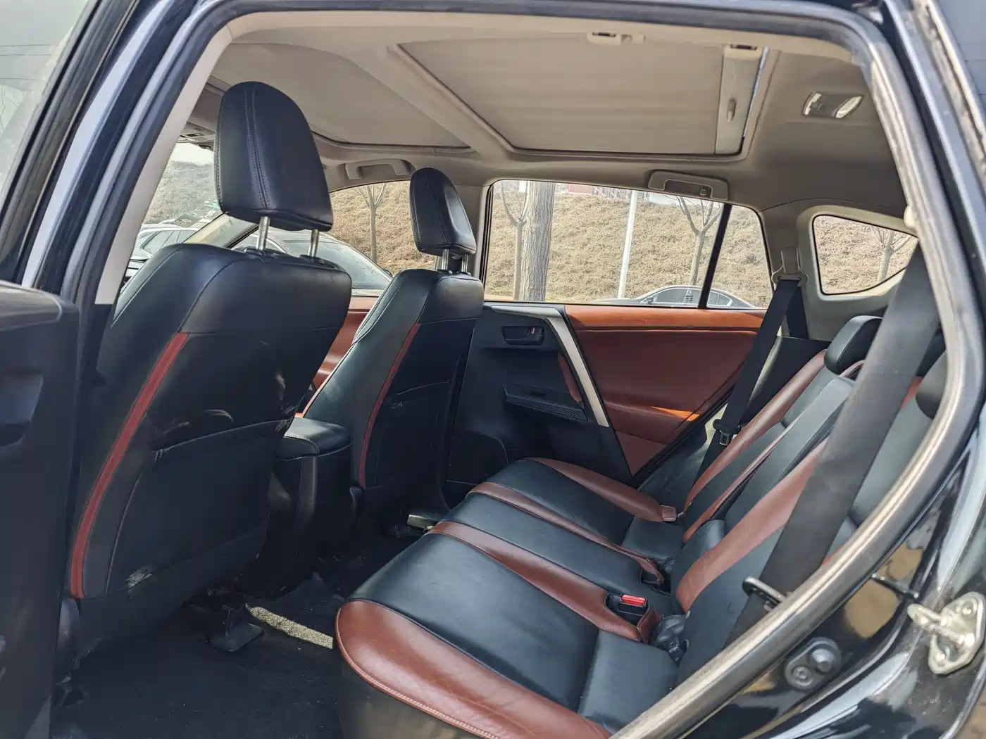Toyota RAV4 Rongfang 2015 2.5L Automatic 4WD Elite Edition фото 12