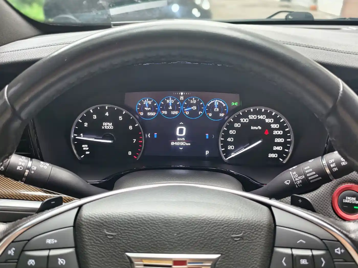 Фото 14 - Cadillac XT5