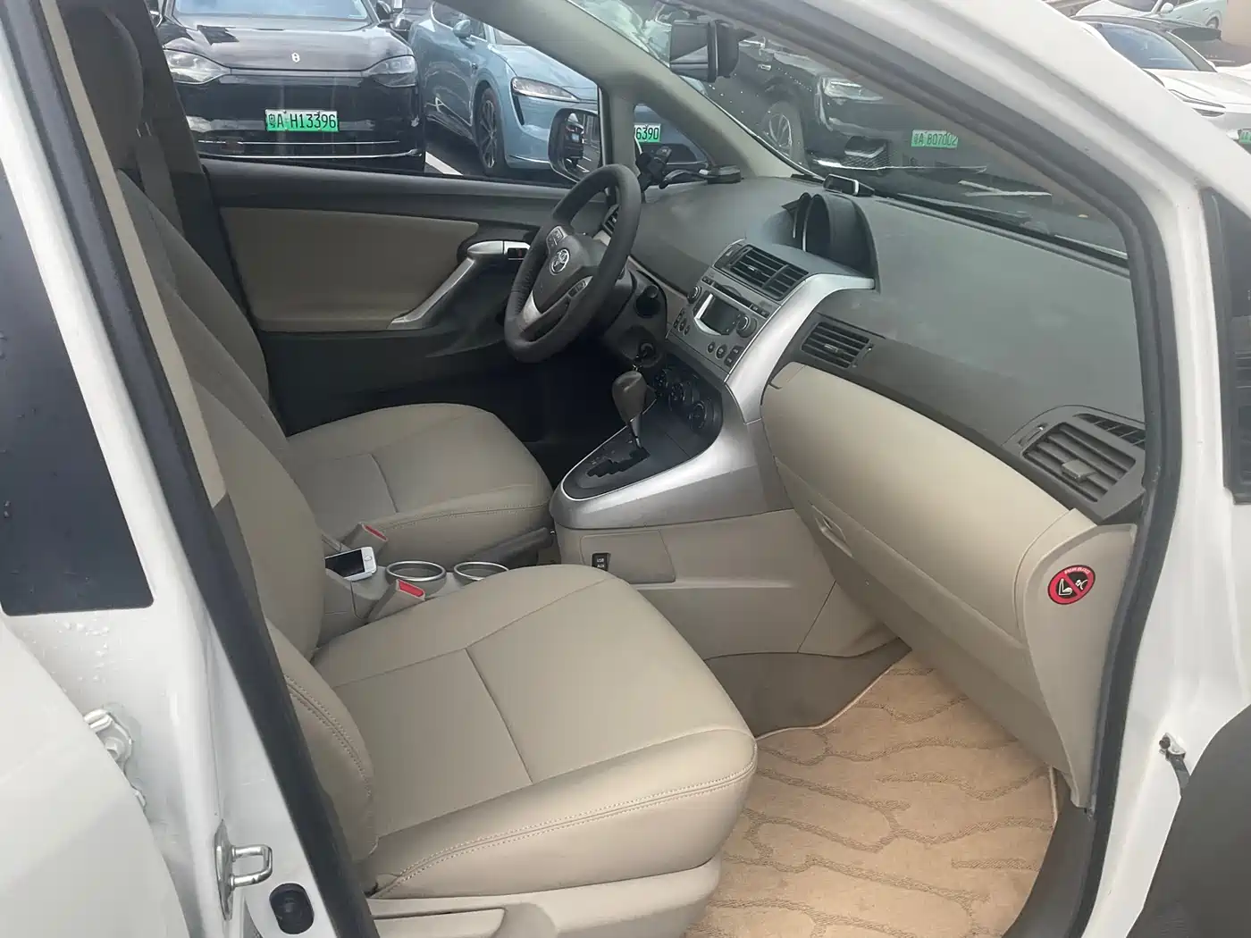 Toyota E'Z 2012 180E CVT Elite Multi-Function Edition фото 11