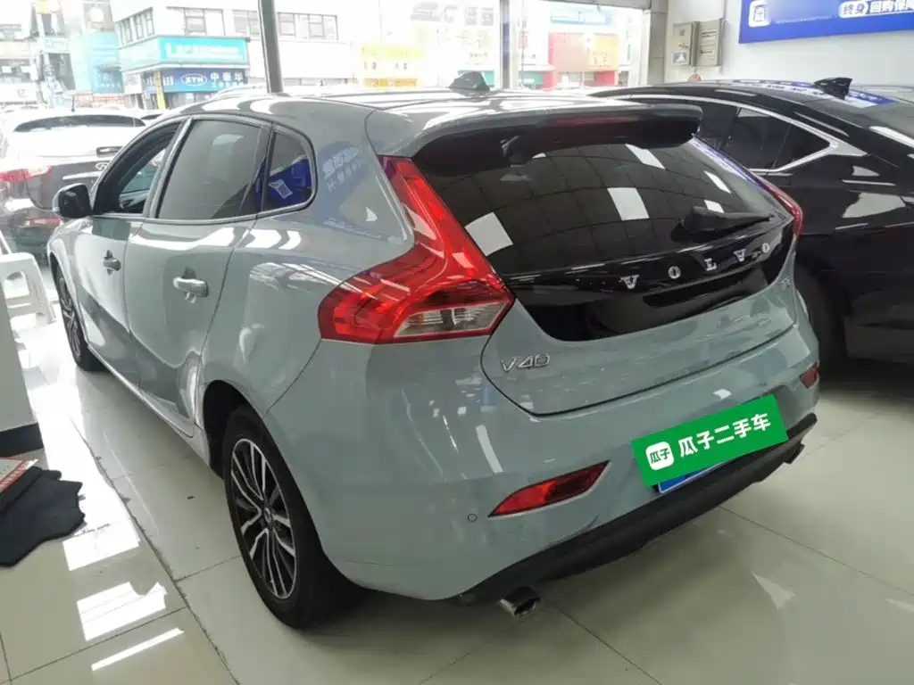 Фото 5 - Volvo V40