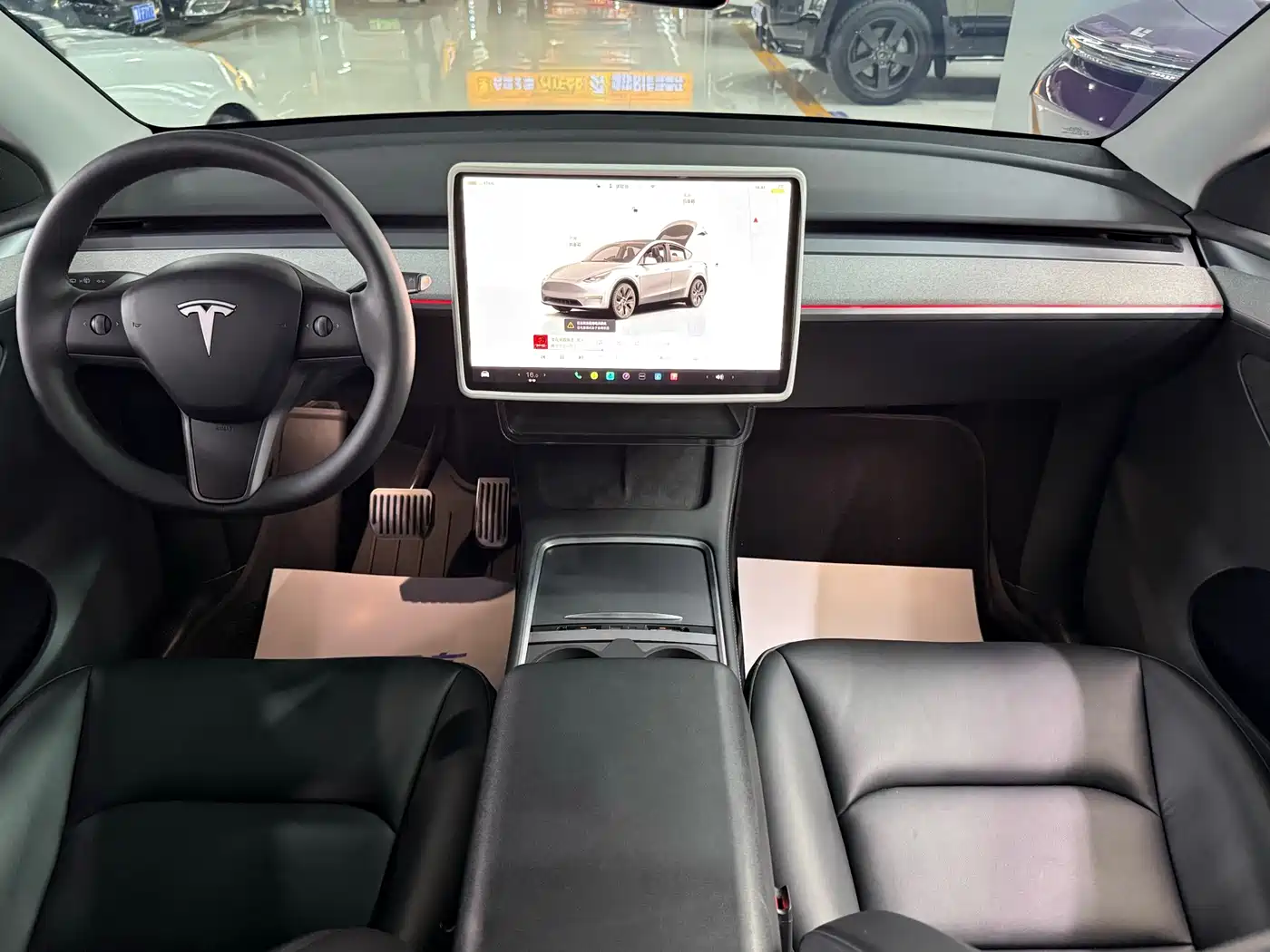 TESLA MODEL Y