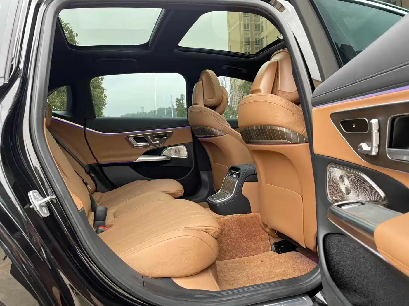 Mercedes-Benz E-Class 2025 E 300 L Luxury фото 4