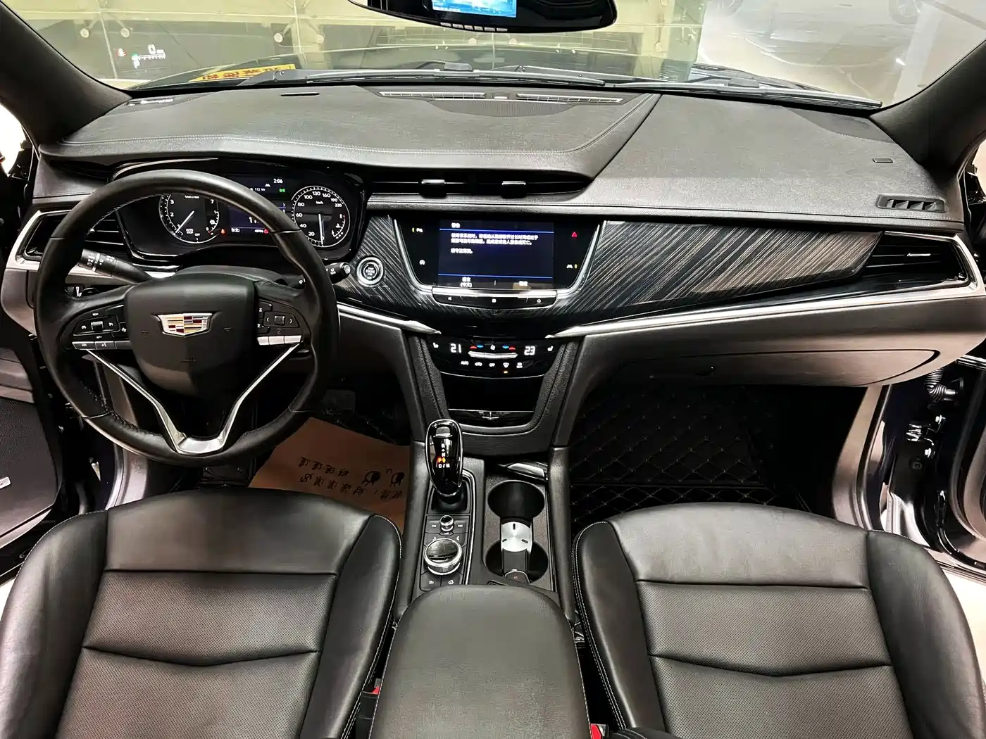 Фото 4 - Cadillac XT6