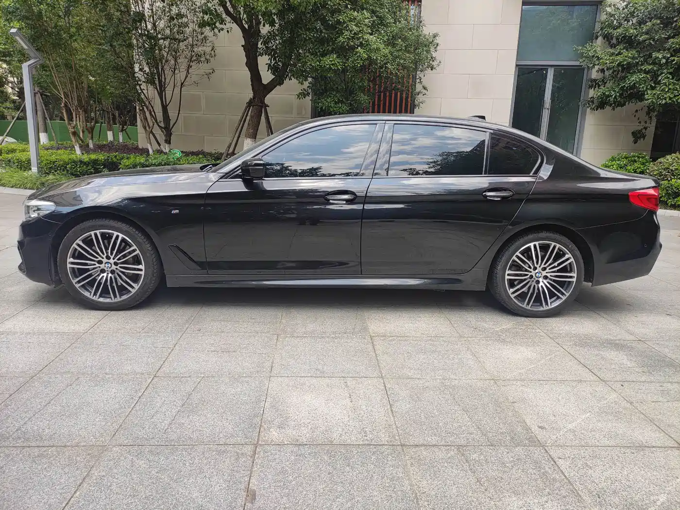BMW 5 Series 2018 530Li Leading M Sport Package фото 3