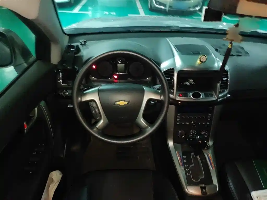 Chevrolet Captiva 2015 2.4L 2WD Urban Edition 7-seater фото 3