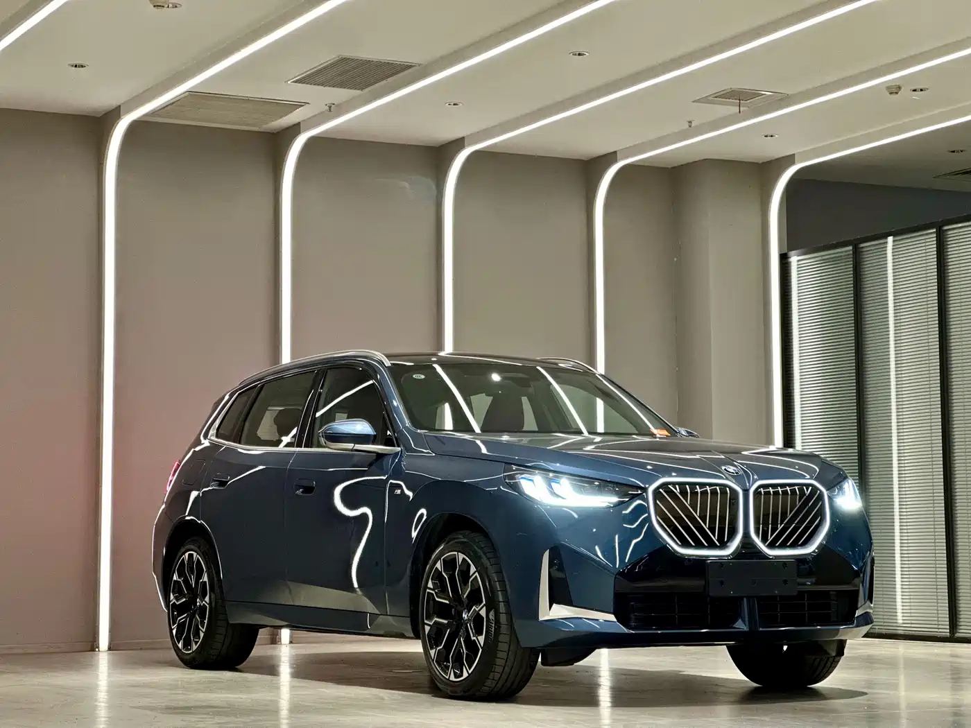 BMW X3 2025 xDrive30L Premium M Sport Package фото 3