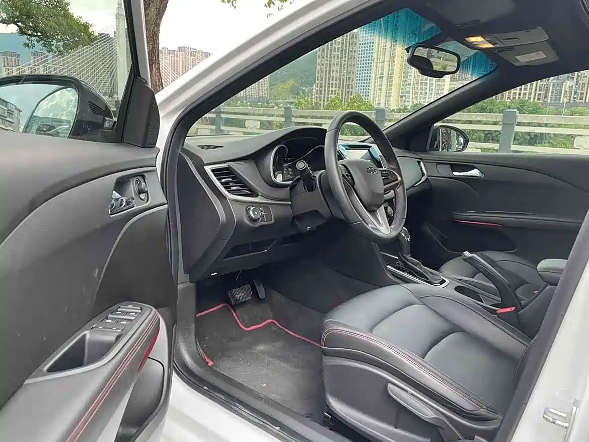 Chevrolet Monza 2019 RS 330T Auto Smooth Edition China VI фото 6