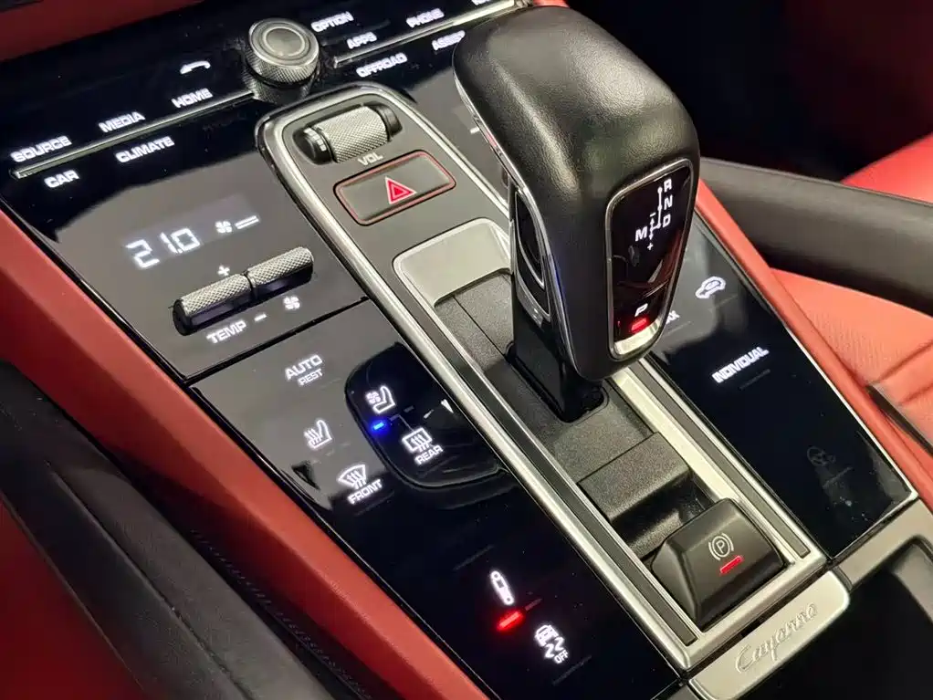 Porsche Cayenne New Energy 2022 Cayenne E-Hybrid 2.0T Platinum Edition фото 14