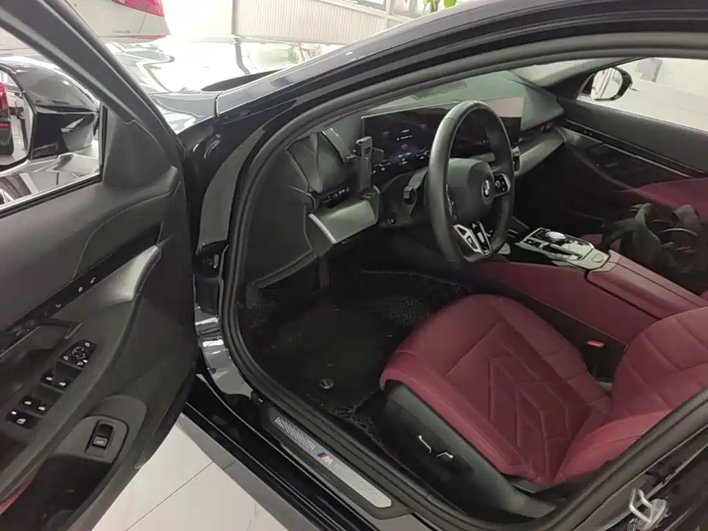 BMW i5 2025 2025 eDrive 35L M Sport Package