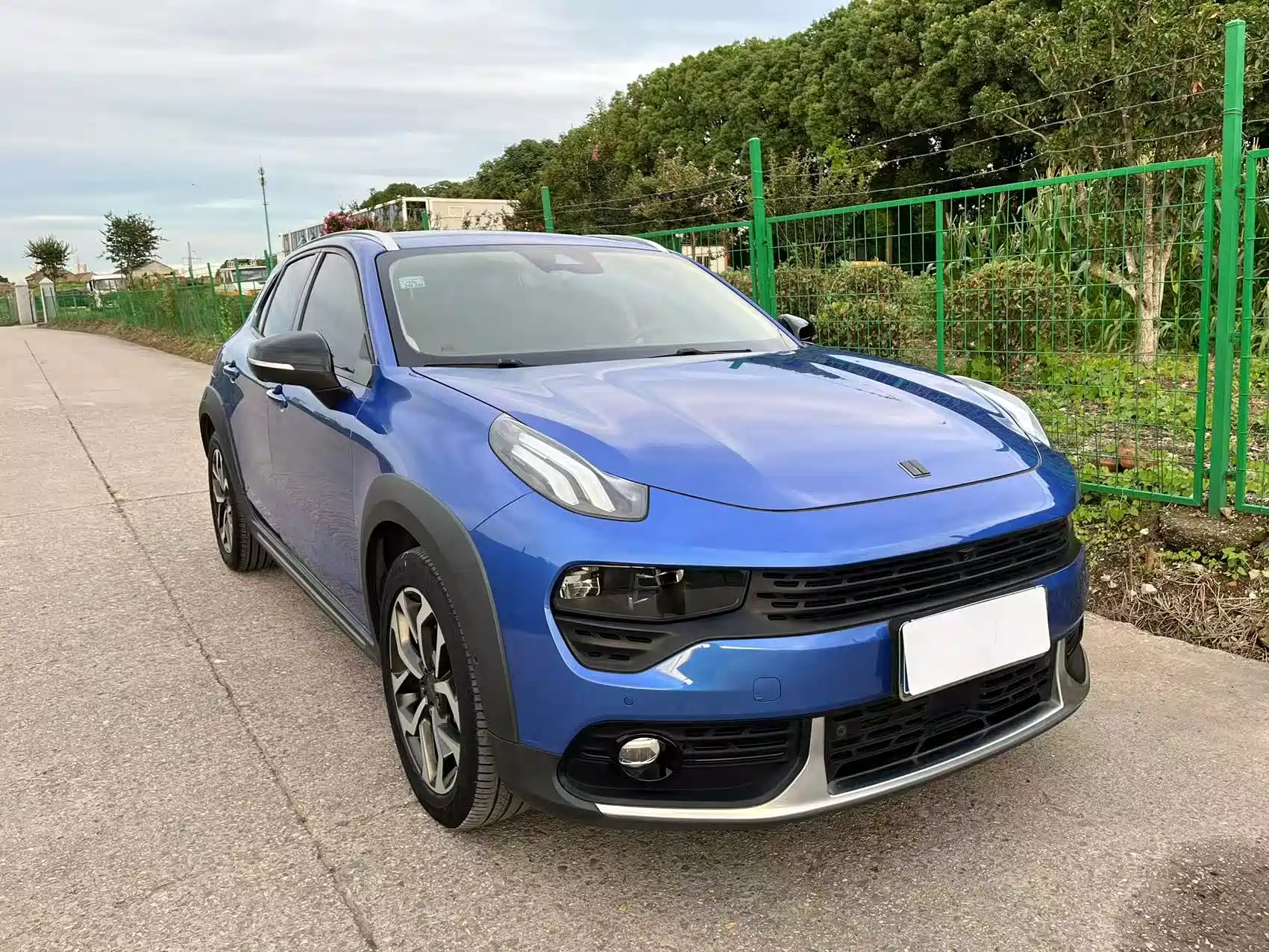 Фото 3 - Lynk & Co 02
