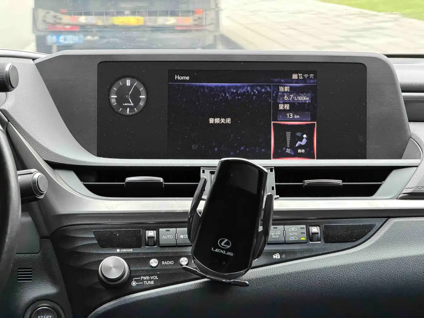Lexus ES 2020 200 Excellence фото 13