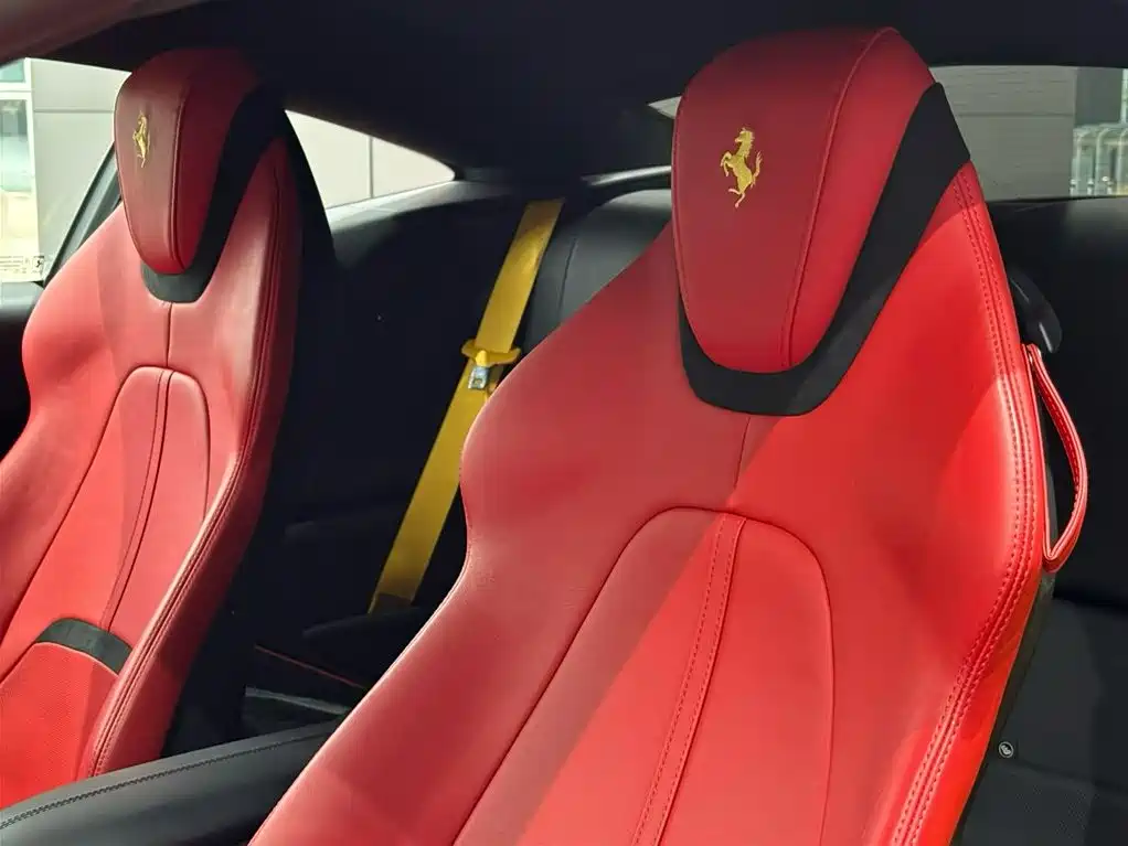 Ferrari Roma 2021 2020 3.9T V8