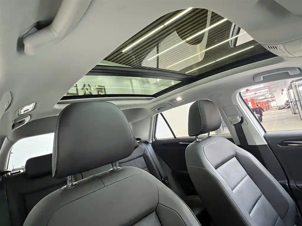 VOLKSWAGEN T ROC EXPLORING SONGS