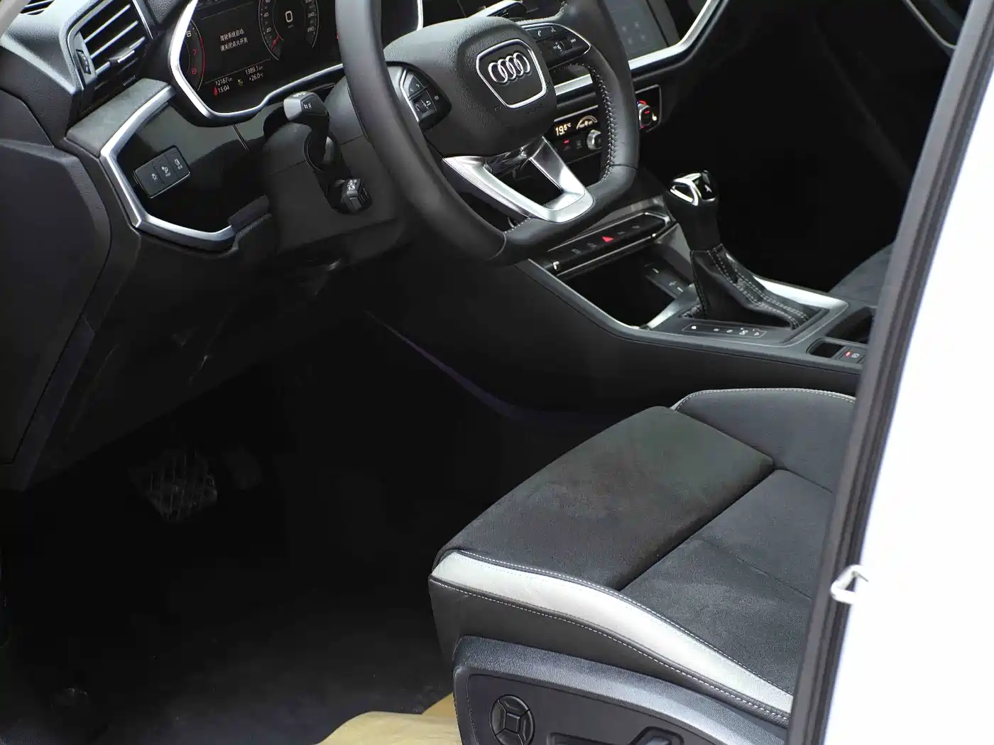 Audi Q3 2022 35 TFSI Fashion Dynamic фото 21