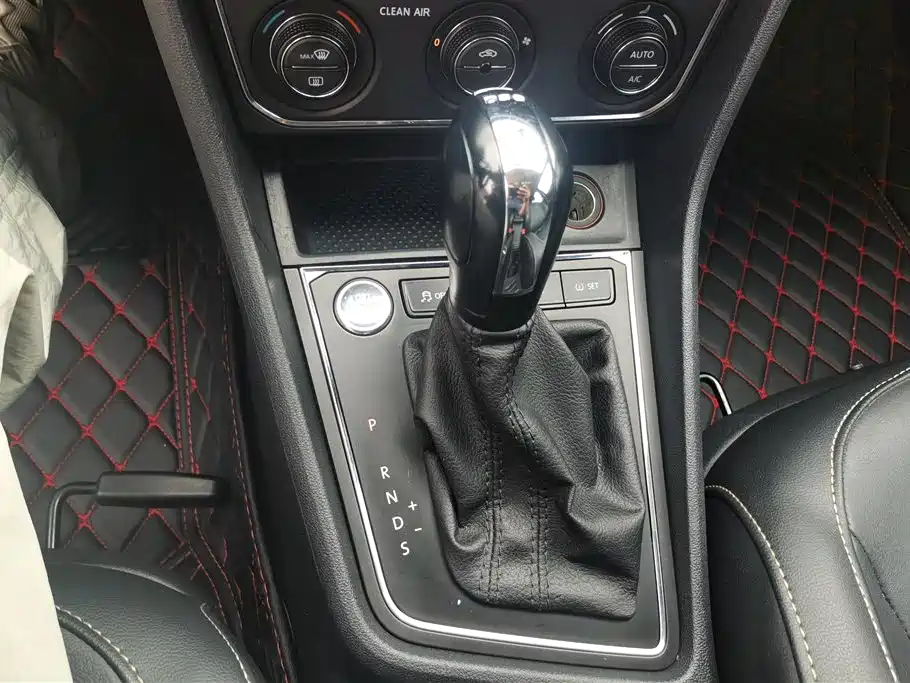 Volkswagen Lavida 2017 230TSI DSG Comfort Edition фото 16