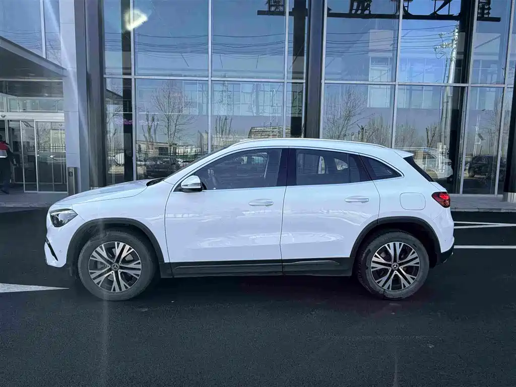 Mercedes-Benz GLA 2024 2024 GLA 220