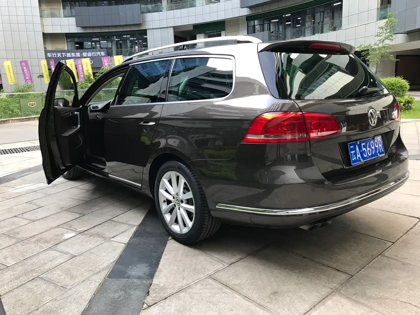 Volkswagen Magotan (Import) 2012 Wagon 2.0TSI Comfort фото 5