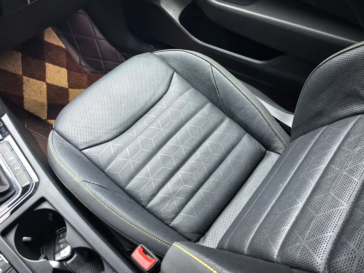 Volkswagen FAW-Volkswagen CC 2023 380TSI Eye-catching Edition фото 15