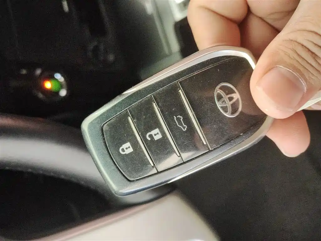 Toyota Prado 2016 2.7L Auto Standard Edition фото 9