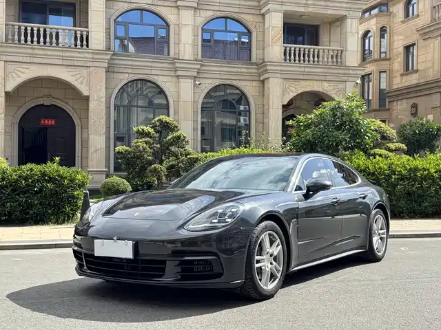 Porsche Panamera 2019