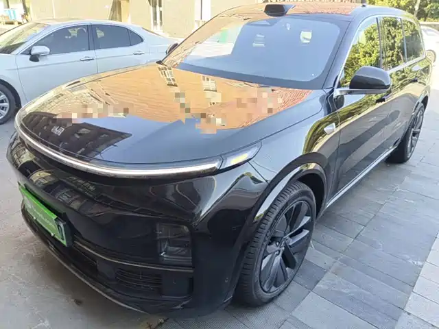 Li Auto Li Xiang L9 2025