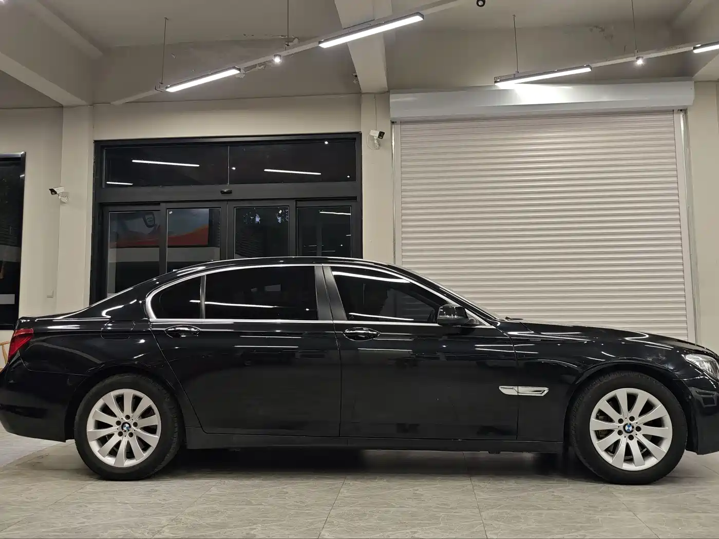 BMW 7 Series 2013 Model 730Li Luxury фото 5