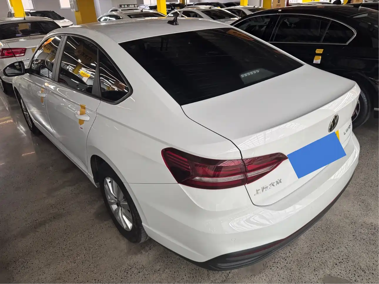 Volkswagen Lavida 2023 Facelift 1.5L Auto Comfort Edition фото 5