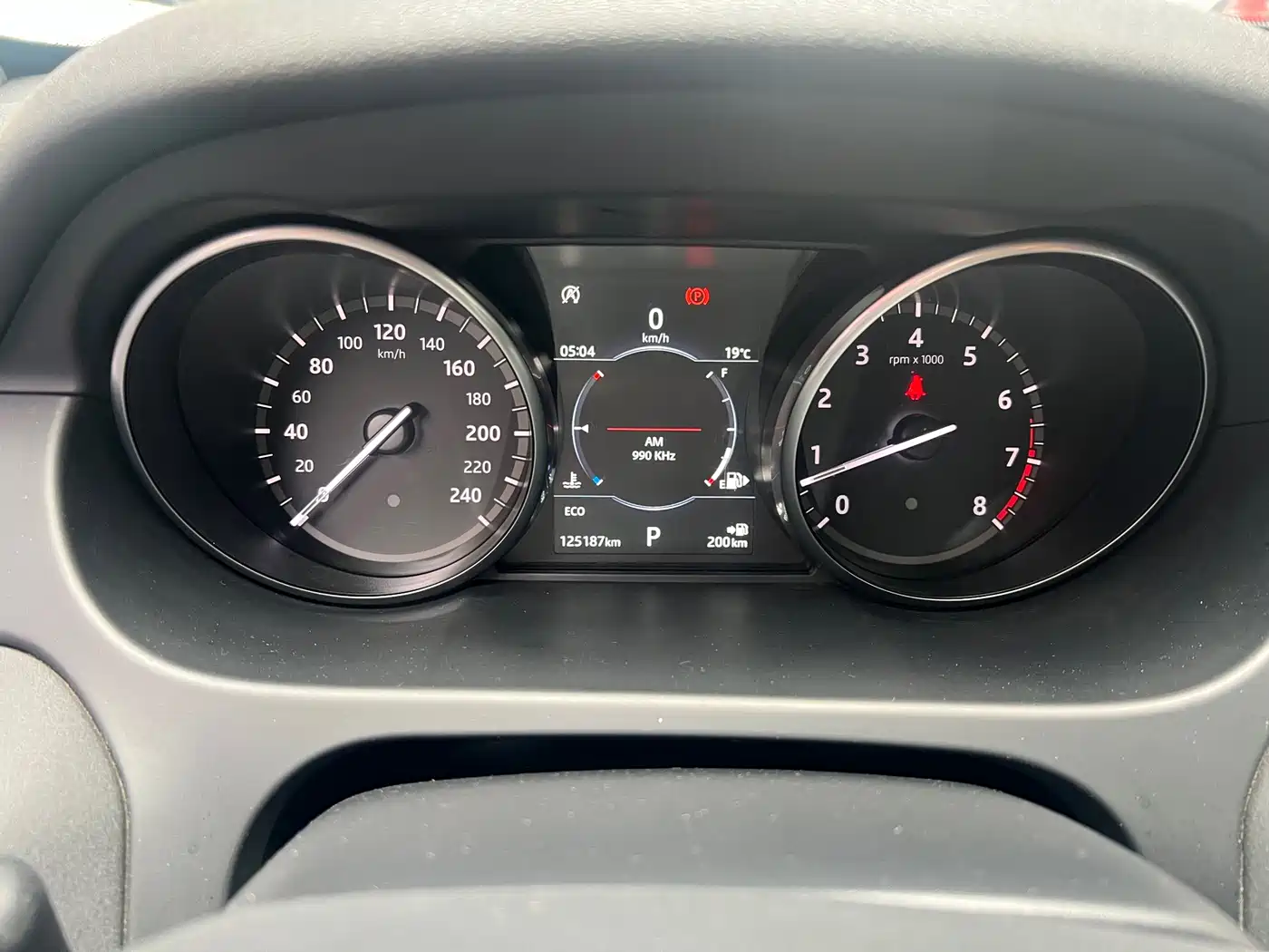 Land Rover Discovery Sport 2018 240PS SE Edition фото 16