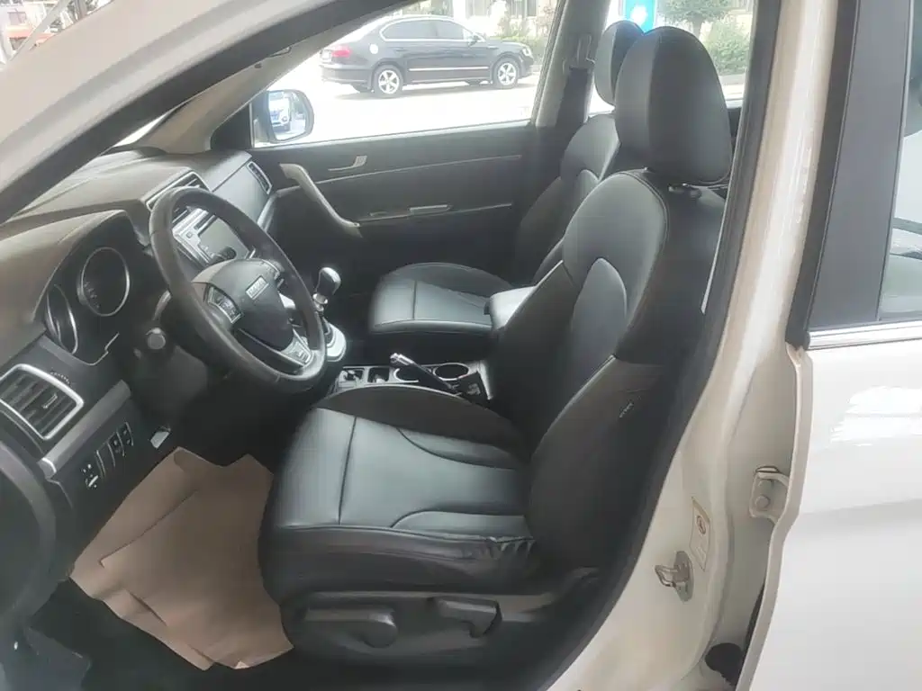 Фото 15 - Haval M6