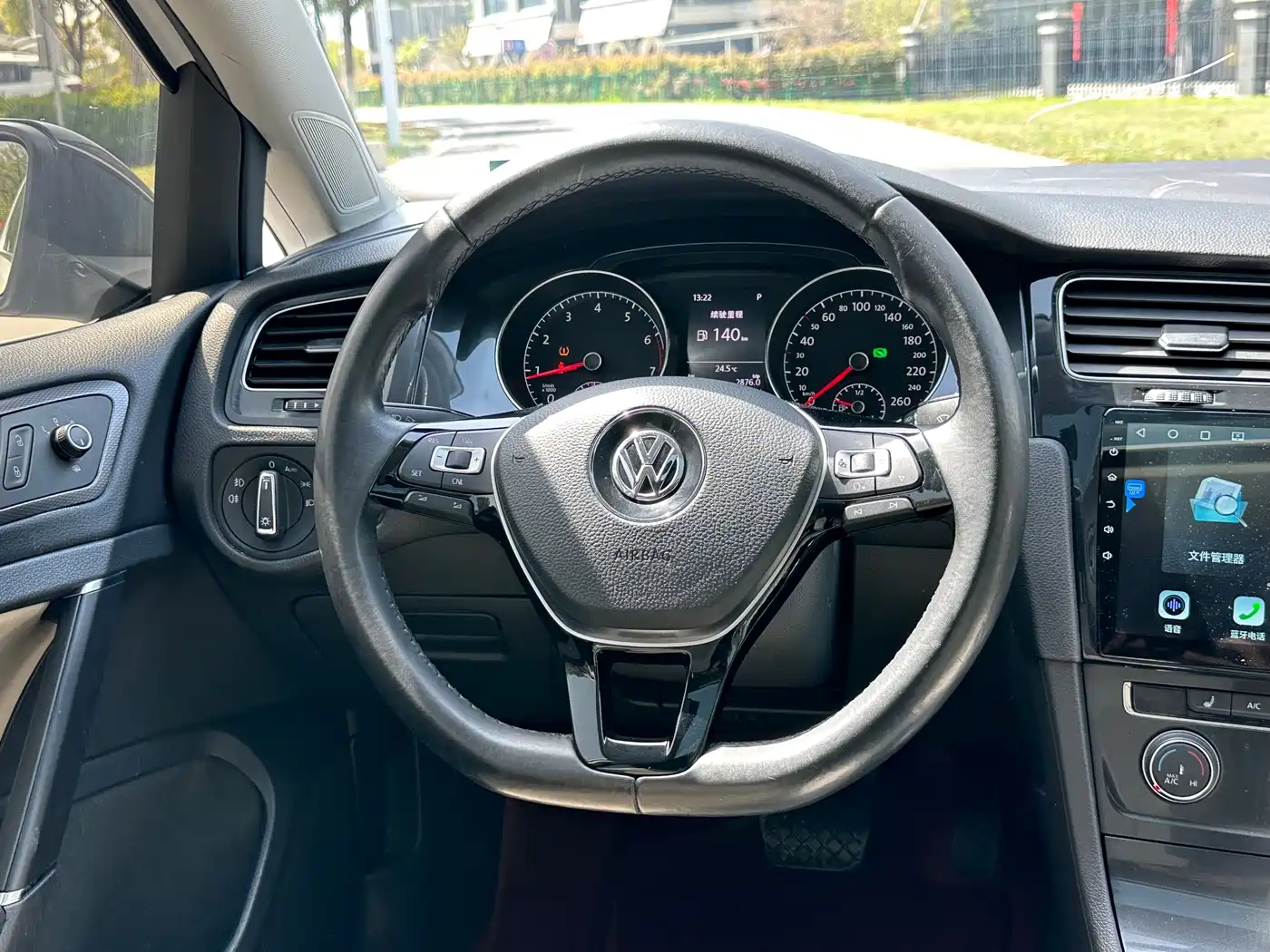 Volkswagen Golf 2017 230TSI Auto Luxury Millionth Anniversary Edition фото 7