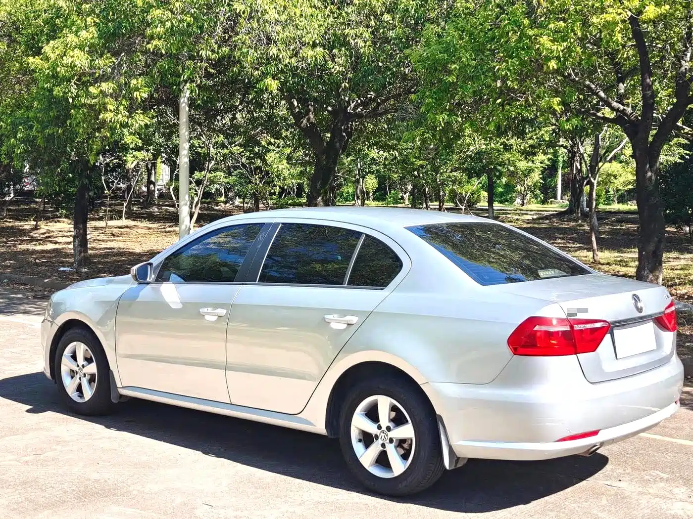 Volkswagen Lavida 2013 Facelift Classic 1.6L Automatic Trend фото 9