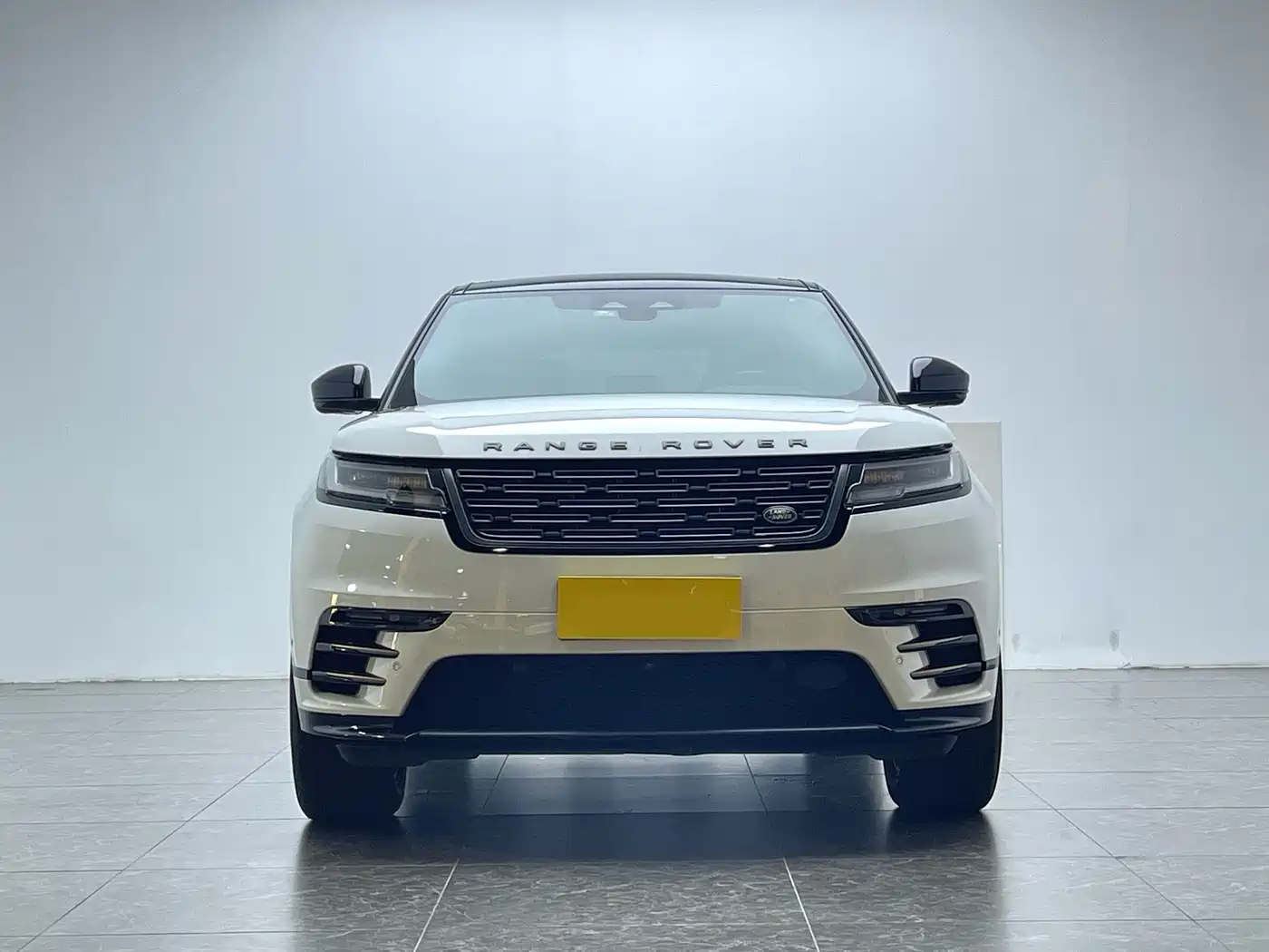 Land Rover Range Rover Velar 2024 Dynamic SE фото 2