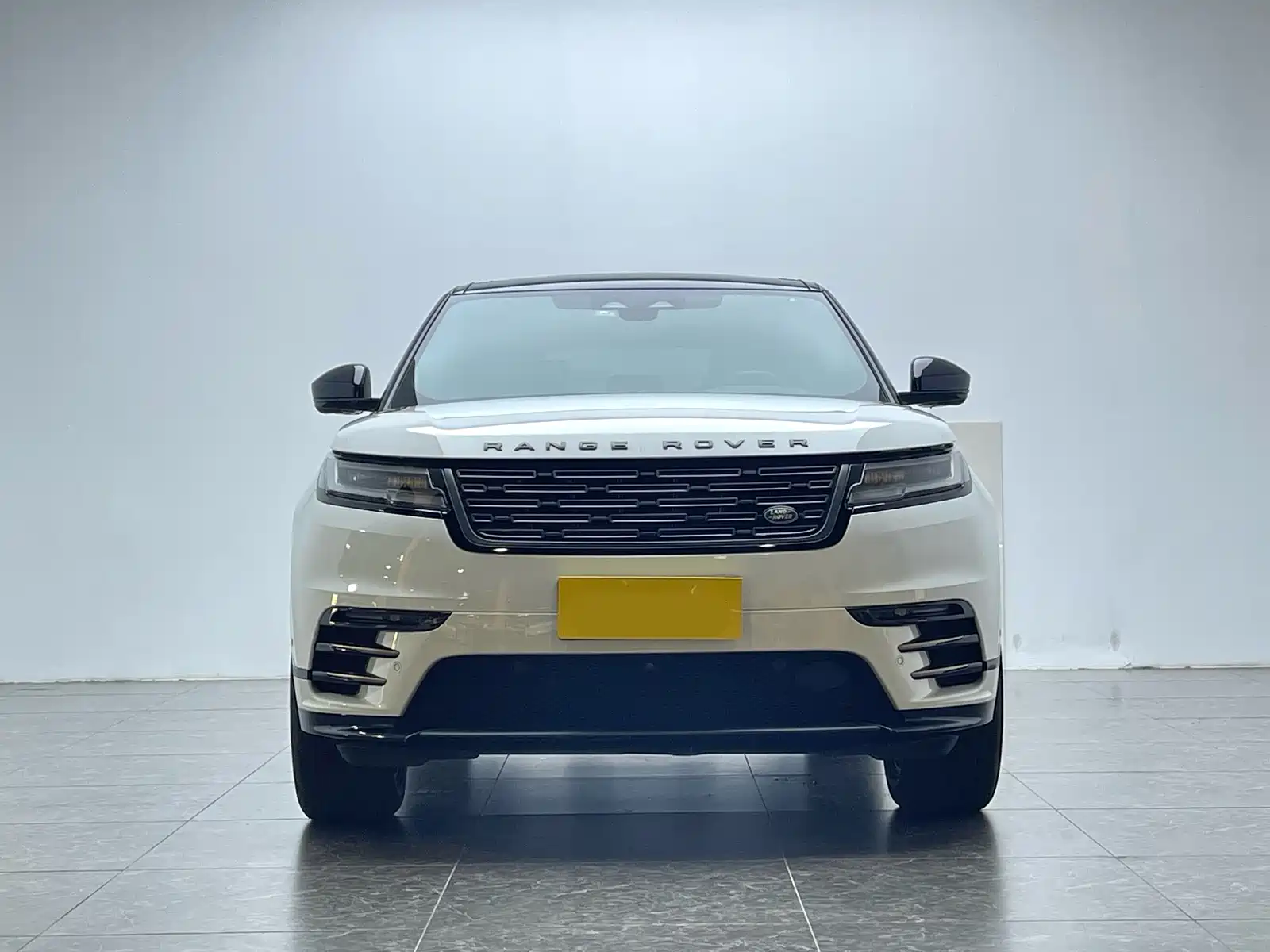 صورة 2 - Land Rover Range Rover Velar
