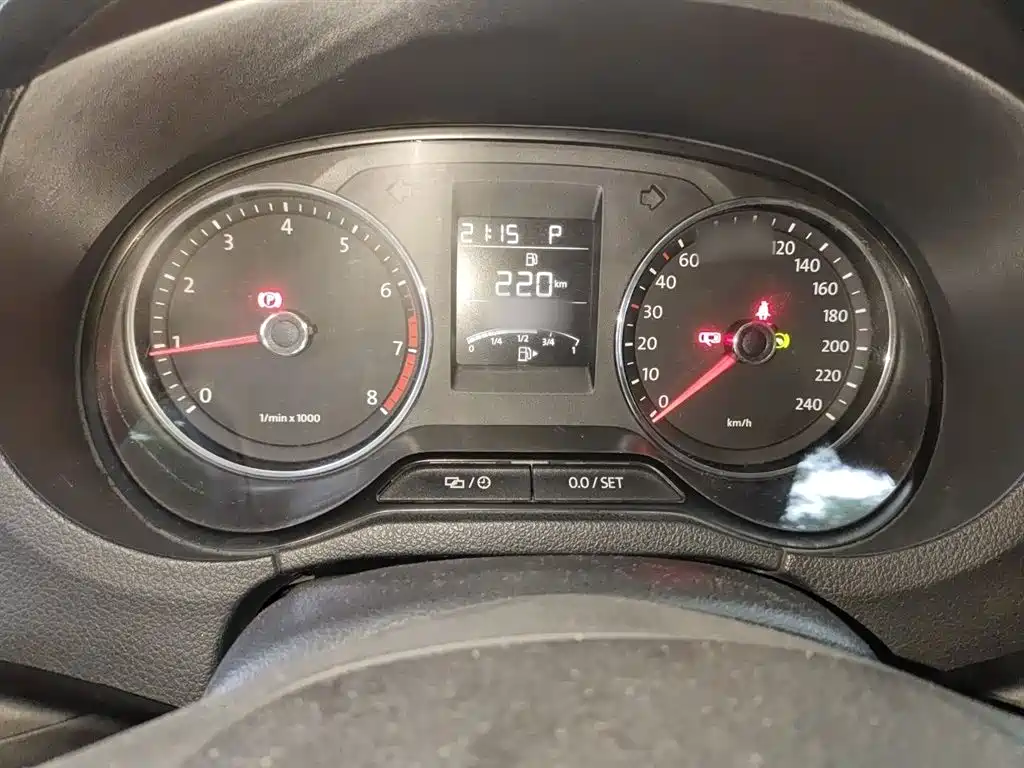 Volkswagen Polo 2014 1.6L Automatic Comfort Edition фото 4