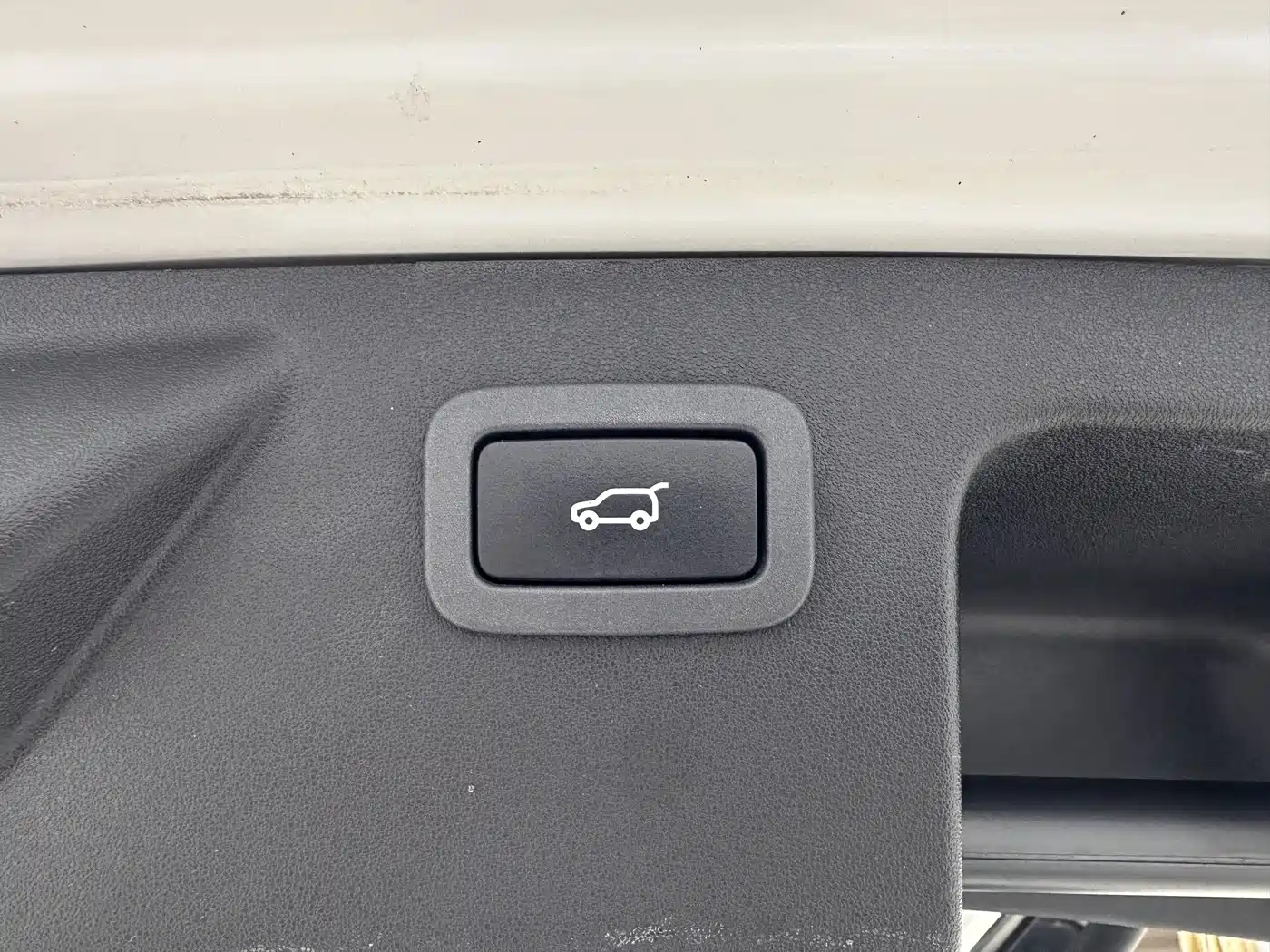Land Rover Discovery Sport 2018 240PS SE Edition фото 15