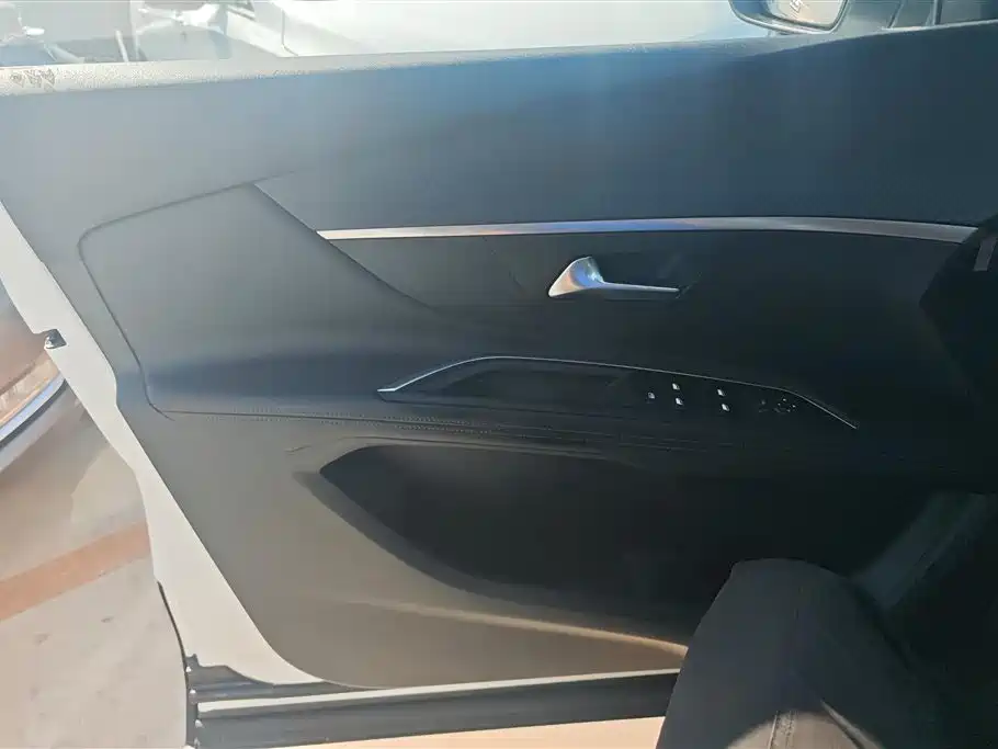 Peugeot 4008 2018 350THP Comfort Edition фото 7