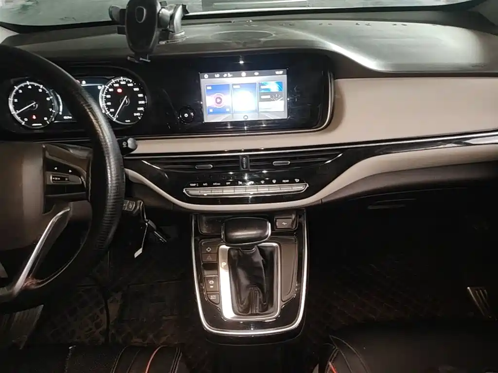 GAC Trumpchi Trumpchi M6 2019 270T Automatic Elite (7-seater) China V фото 13