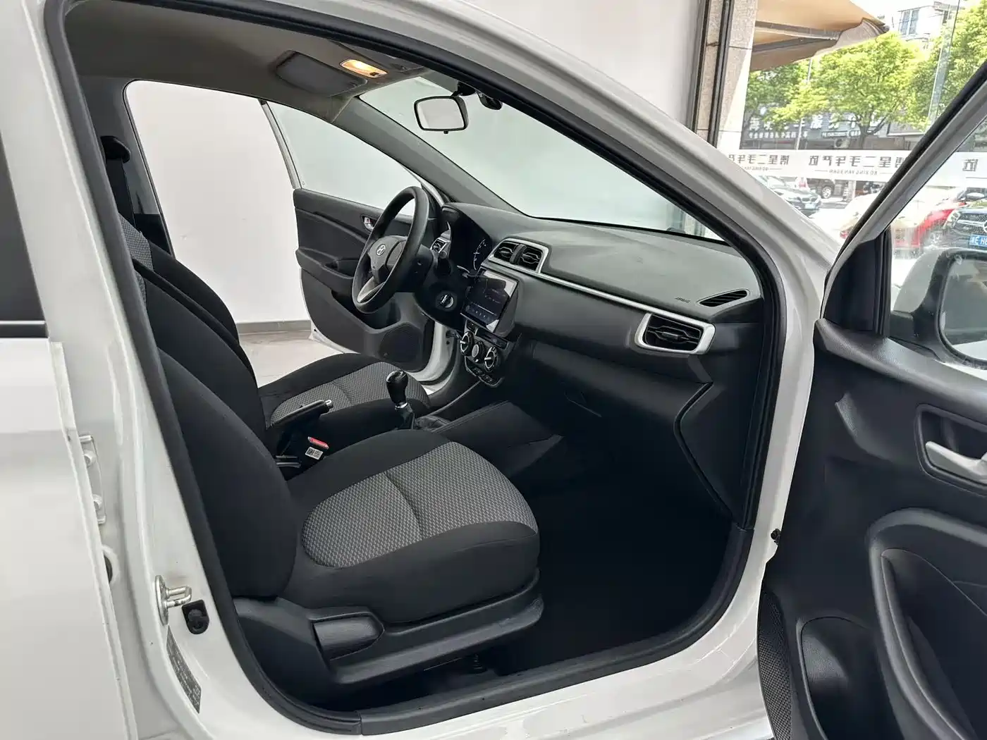 HYUNDAI RENA