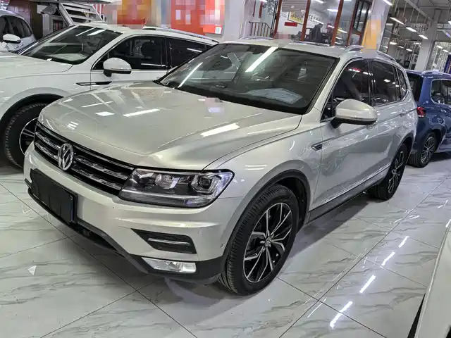 VOLKSWAGEN TIGUAN L