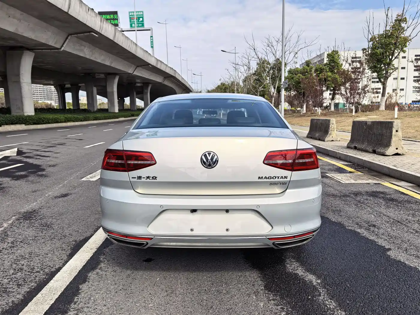 VOLKSWAGEN MAGOTAN