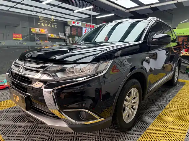 MITSUBISHI OUTLANDER