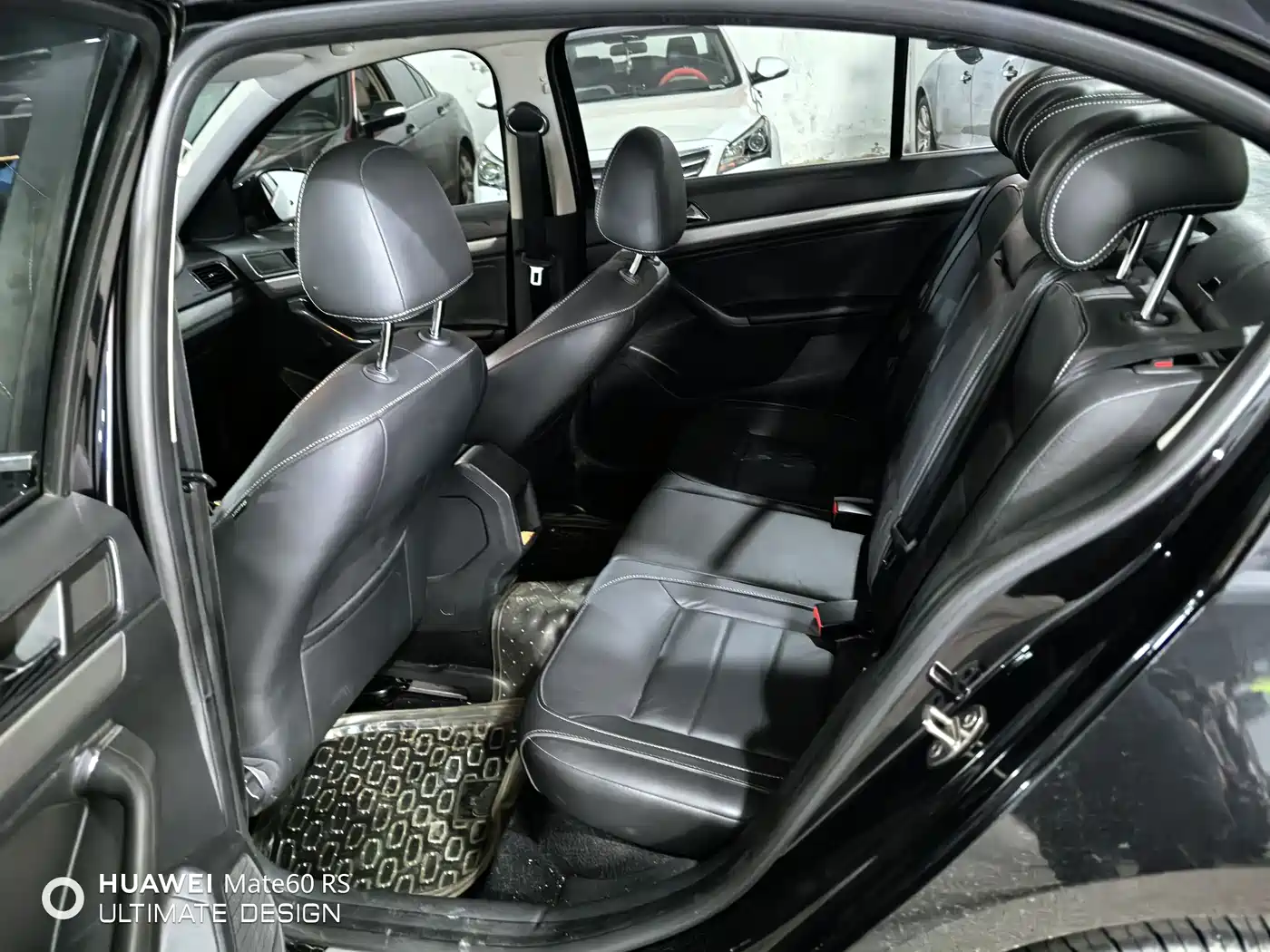 Volkswagen Lavida 2015 1.6L Manual Comfort Edition фото 6