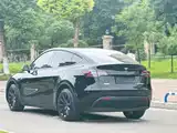 Photo 4 - Tesla Model Y