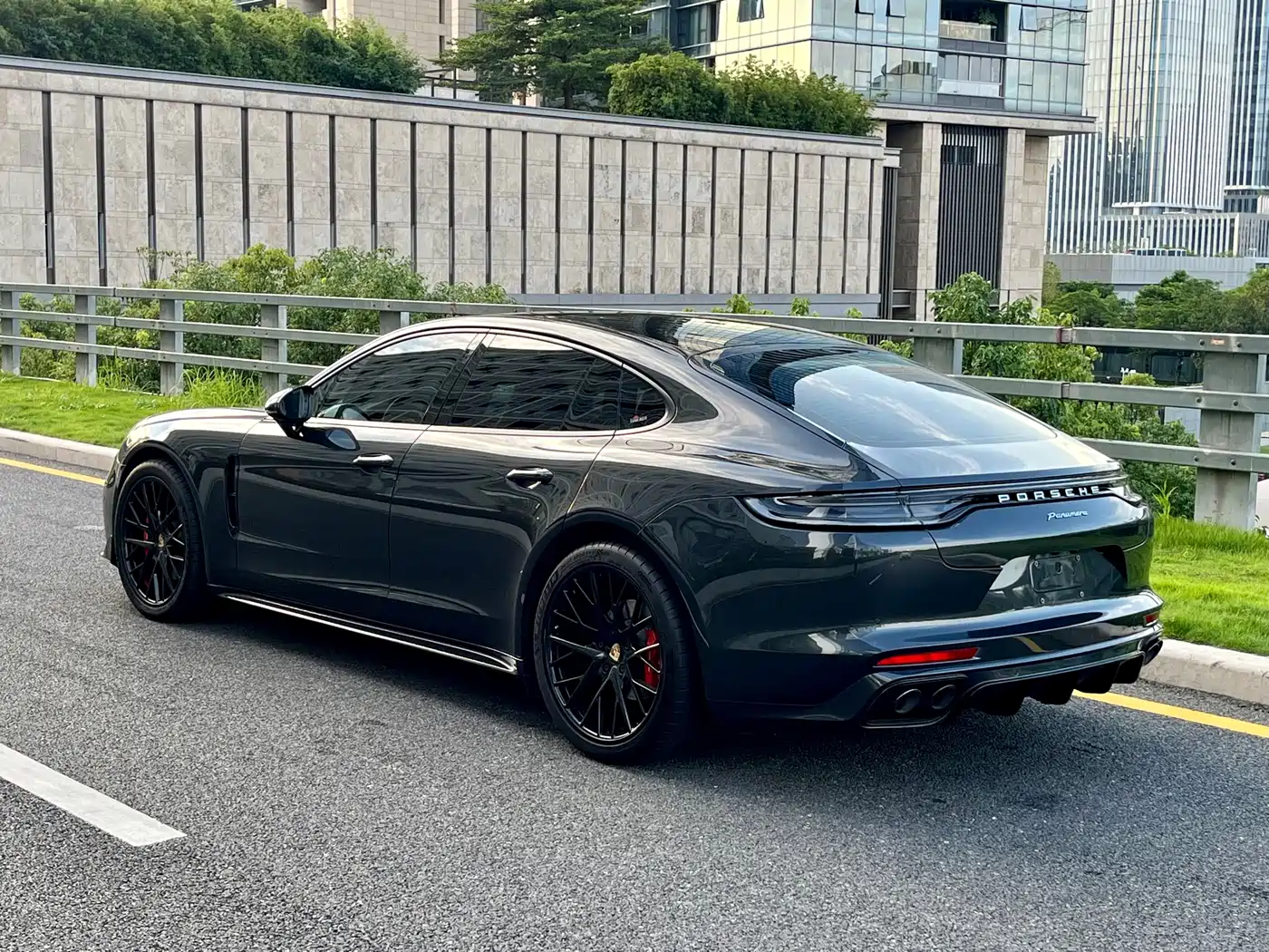 PORSCHE PANAMERA