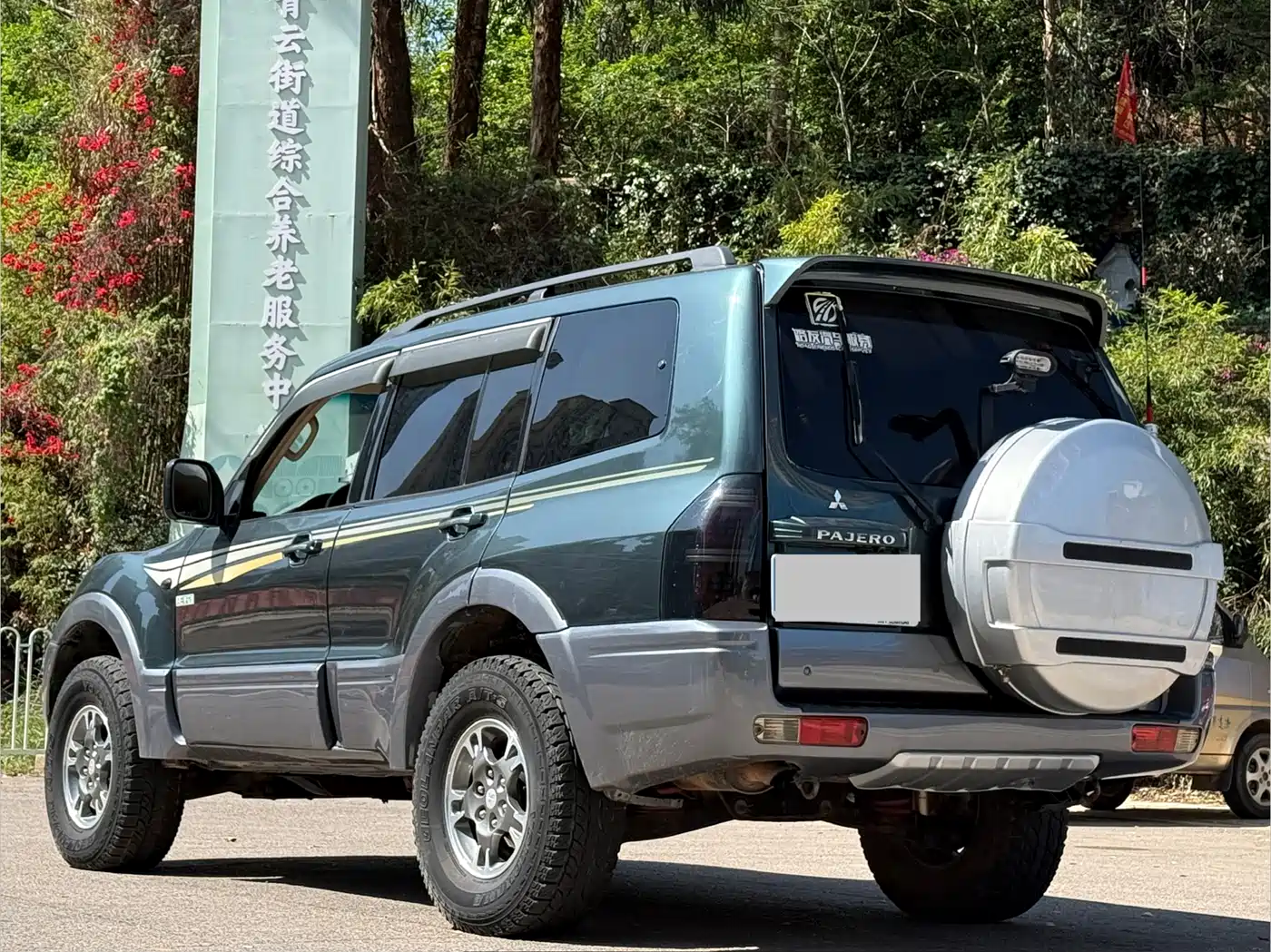 Mitsubishi Pajero 2006 Model 3.0L AT GLS фото 6