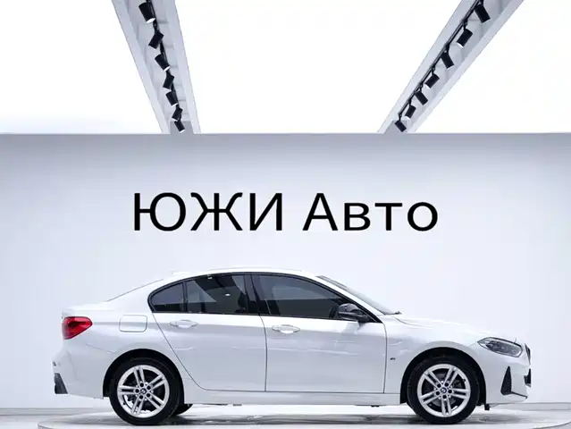 BMW 1 Series 2022 120i M Sport Shadow Edition — фото 5
