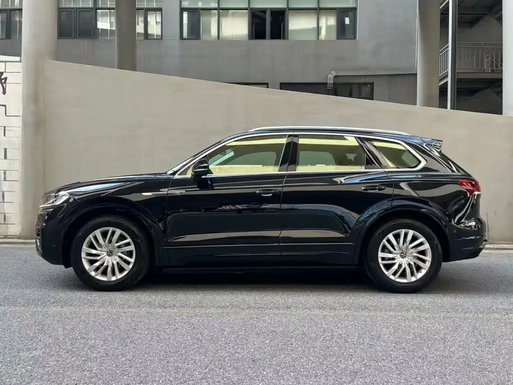 Volkswagen Touareg 2022 2021 2.0TSI R-Line